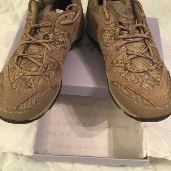 Easy Spirit Shoes - Women’s Walking shoes